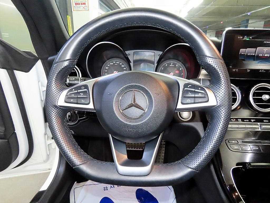 Mercedes-Benz C-Class — photo 11