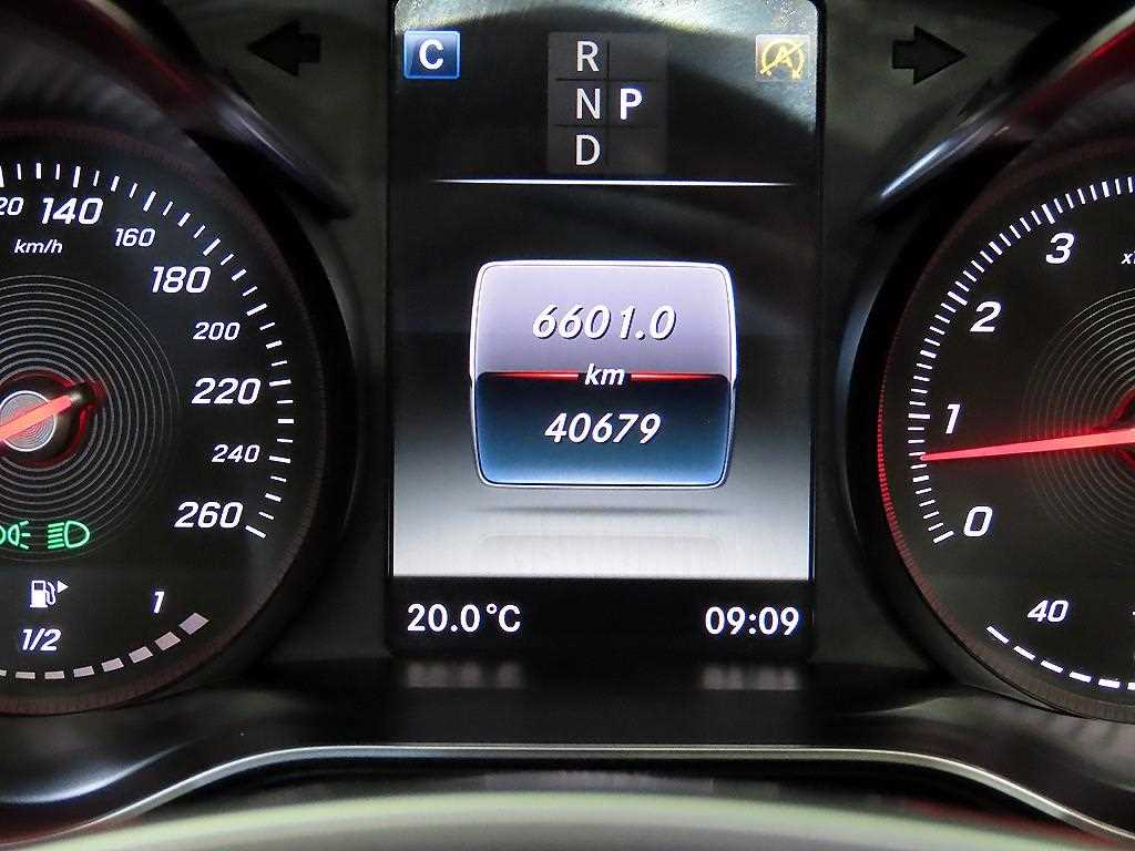 Mercedes-Benz C-Class — photo 12