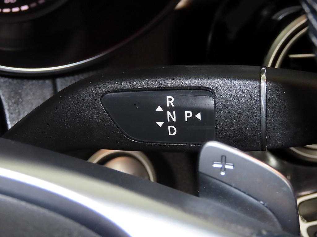 Mercedes-Benz C-Class — photo 16