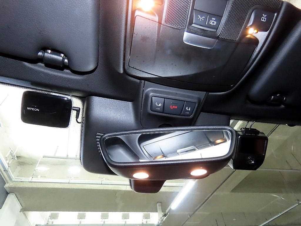 Mercedes-Benz C-Class — photo 17