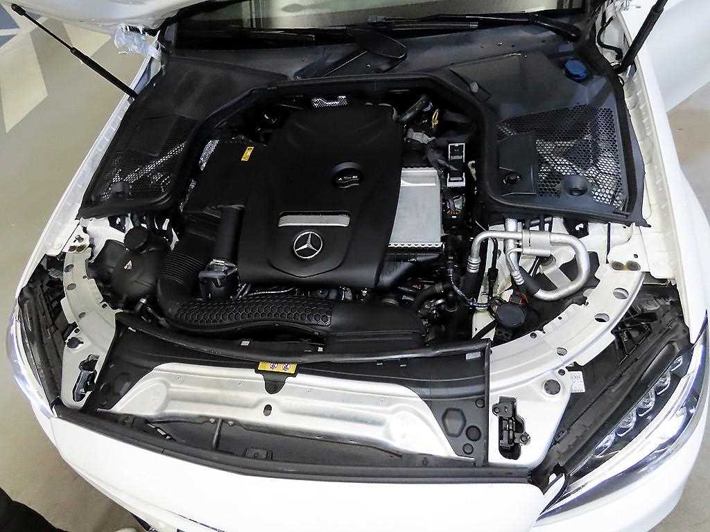 Mercedes-Benz C-Class — photo 19