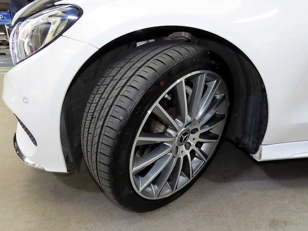 Mercedes-Benz C-Class — photo 20