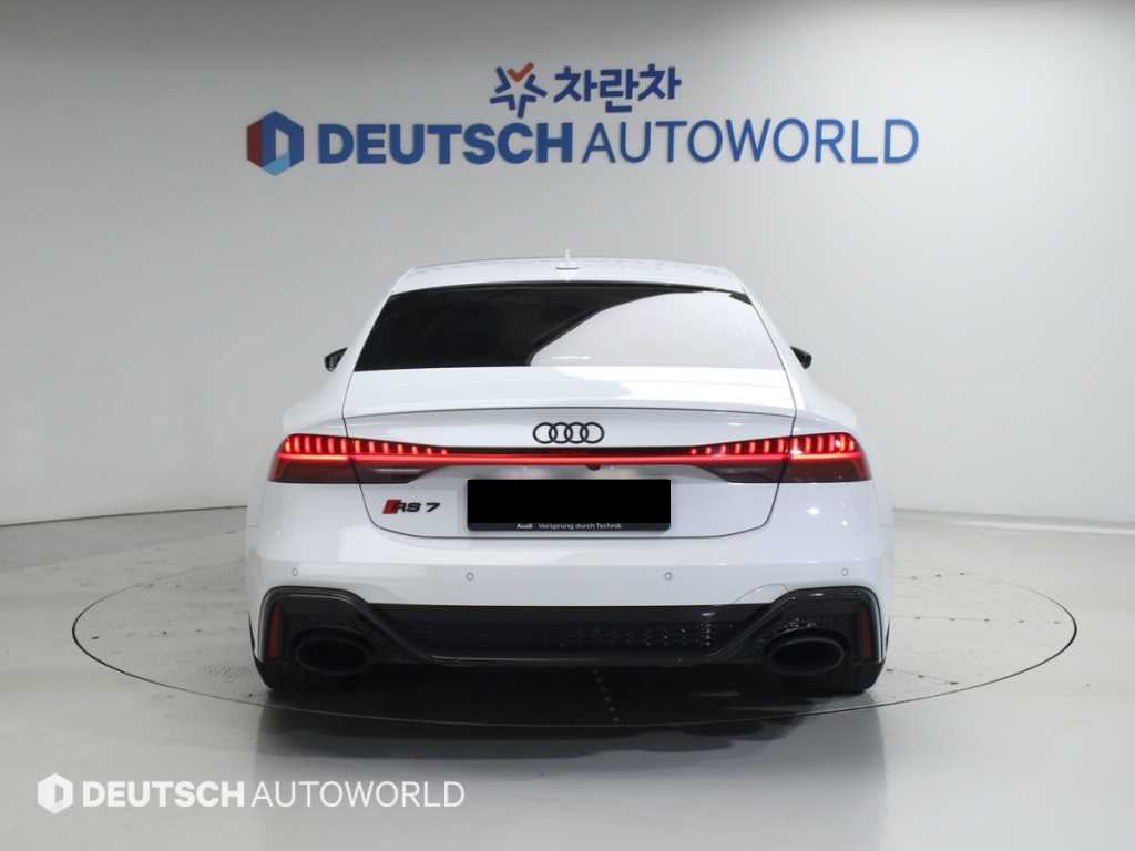 Audi RS7 — photo 04