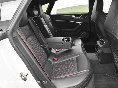 Audi RS7 — photo 12