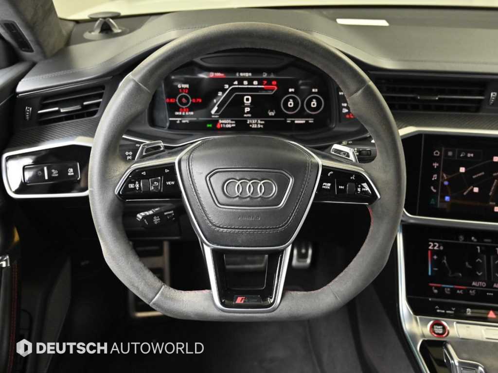 Audi RS7 — photo 13
