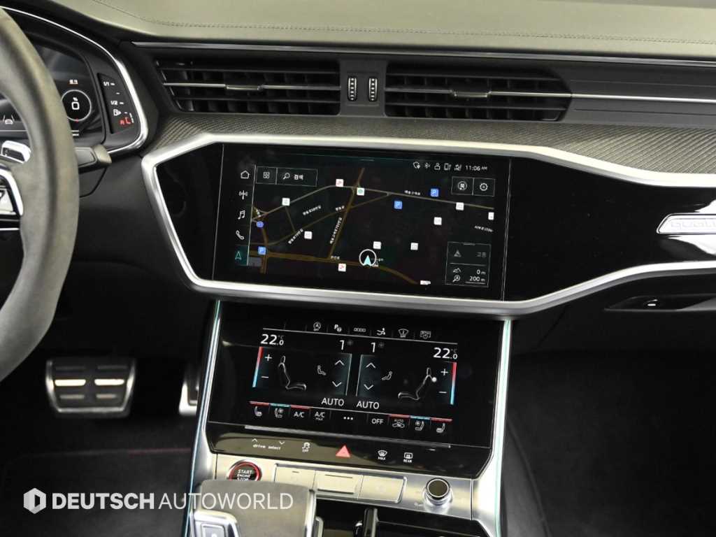 Audi RS7 — photo 14