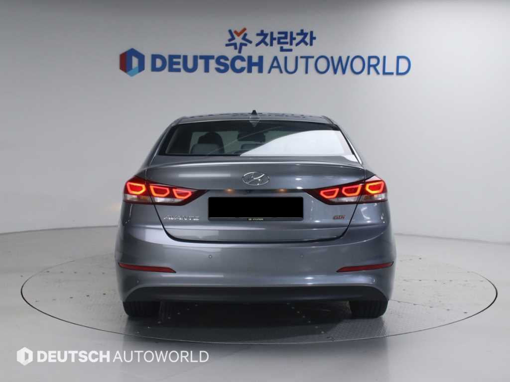 Hyundai Avante — photo 04