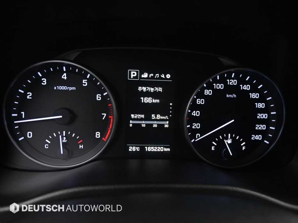 Hyundai Avante — photo 08