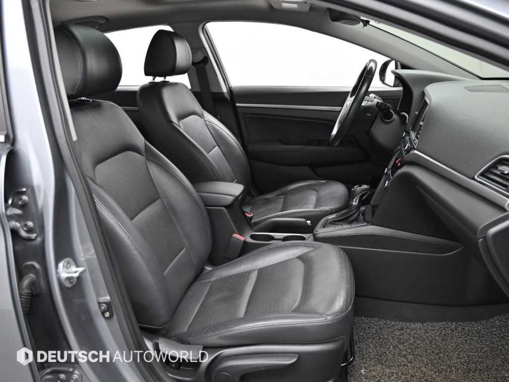 Hyundai Avante — photo 10