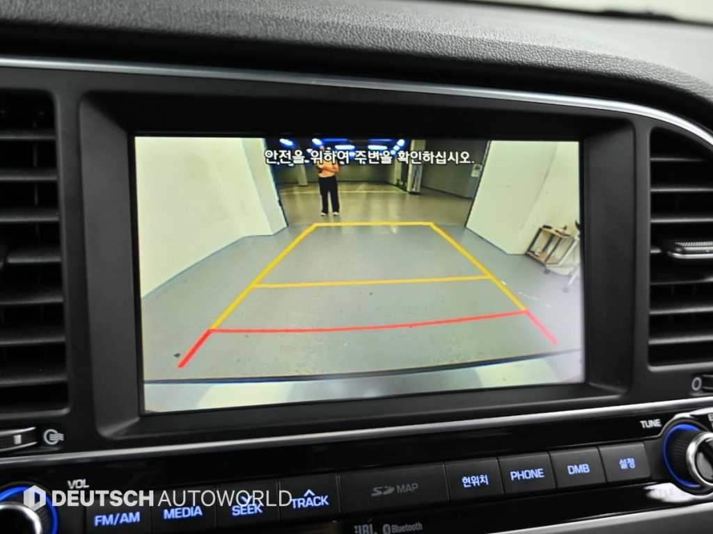 Hyundai Avante — photo 15