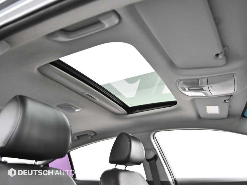 Hyundai Avante — photo 18