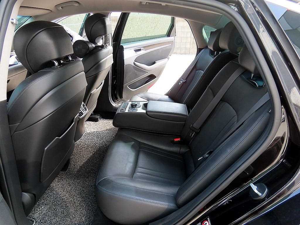 Genesis G80 — photo 06