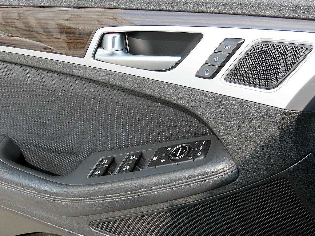 Genesis G80 — photo 11