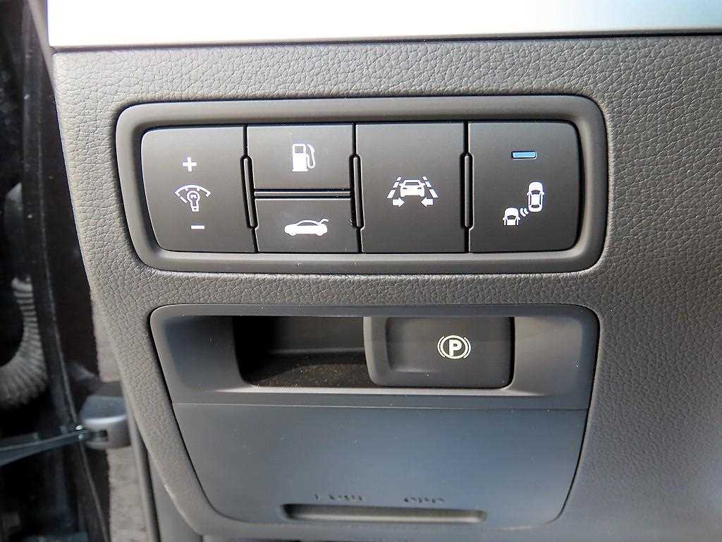 Genesis G80 — photo 12