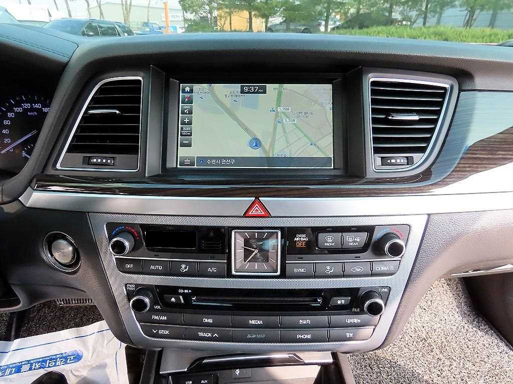 Genesis G80 — photo 13