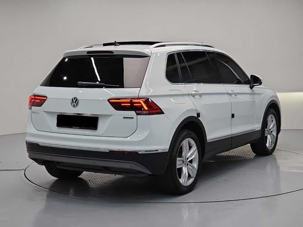 Volkswagen Tiguan — photo 04