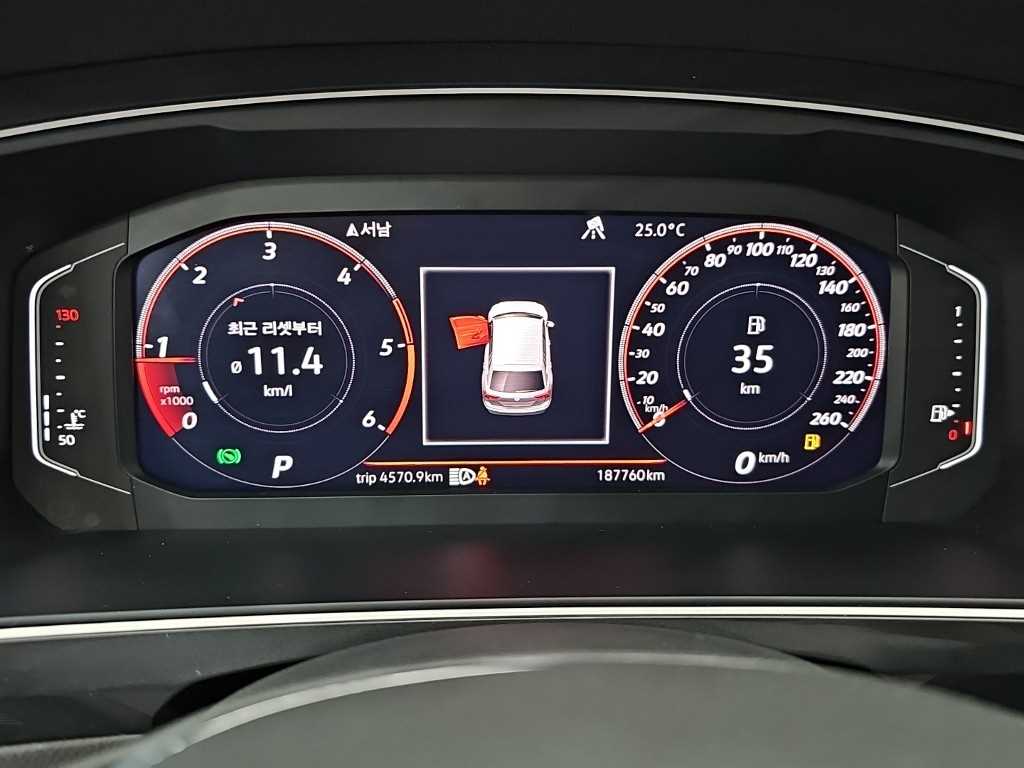 Volkswagen Tiguan — photo 06