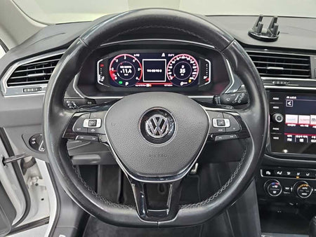 Volkswagen Tiguan — photo 09