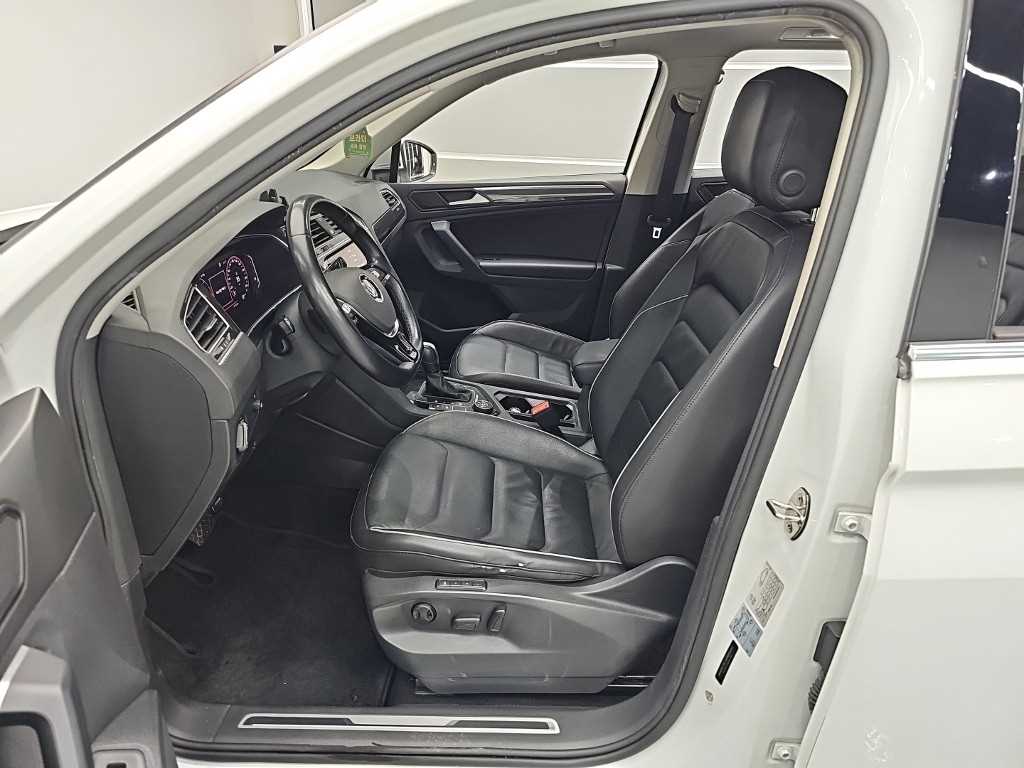 Volkswagen Tiguan — photo 11
