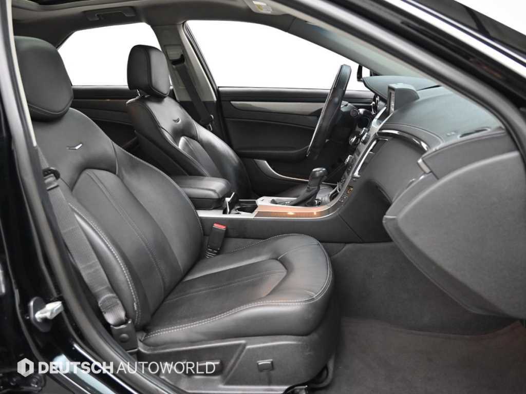 Cadillac CTS — photo 10