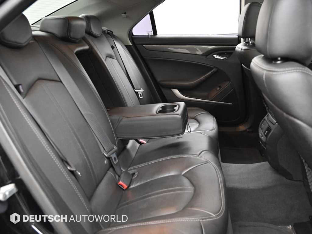 Cadillac CTS — photo 12