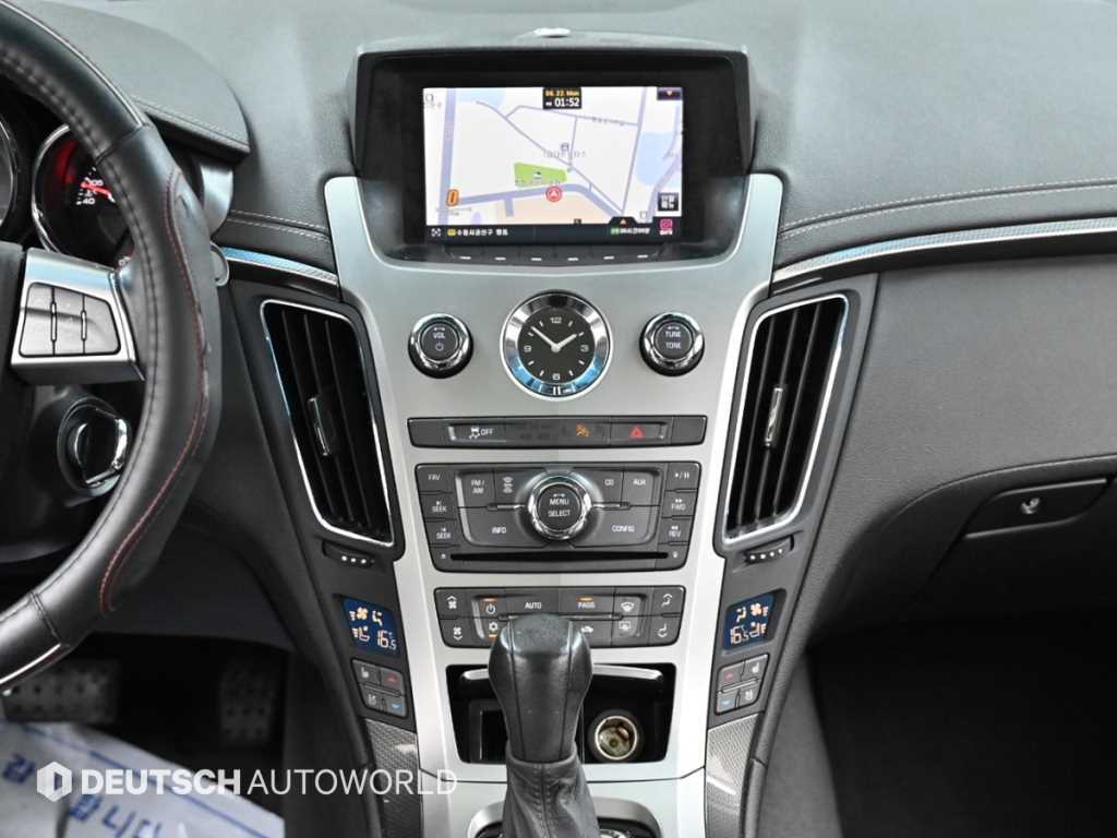 Cadillac CTS — photo 14