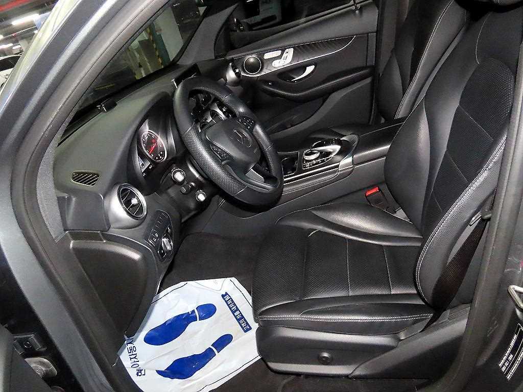 Mercedes-Benz GLC-Class — photo 06
