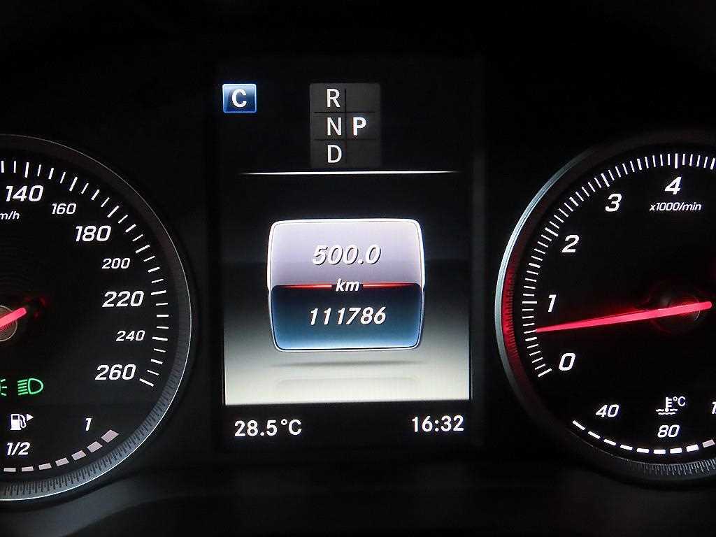 Mercedes-Benz GLC-Class — photo 09