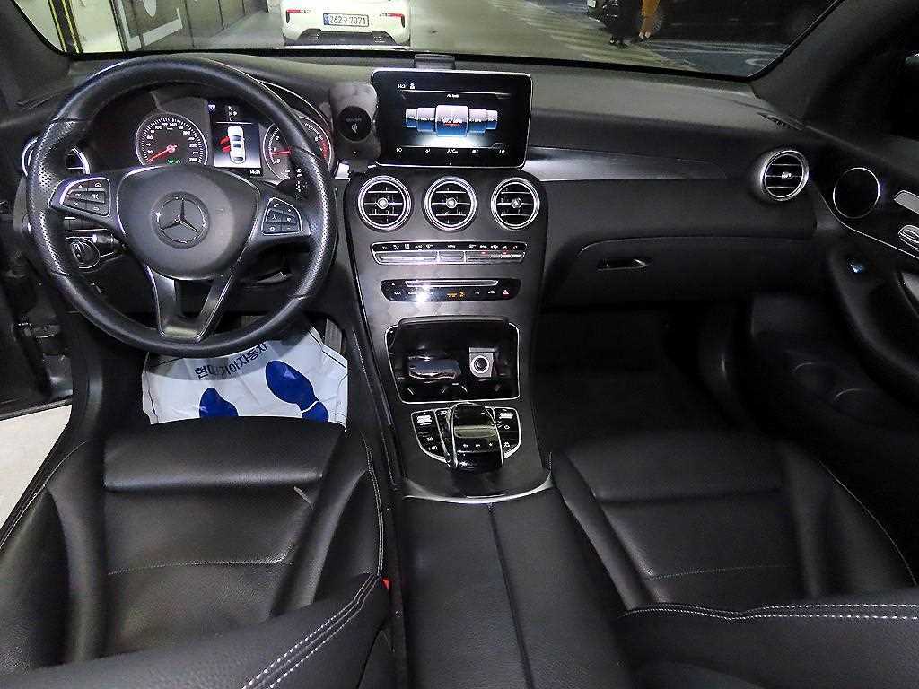 Mercedes-Benz GLC-Class — photo 10