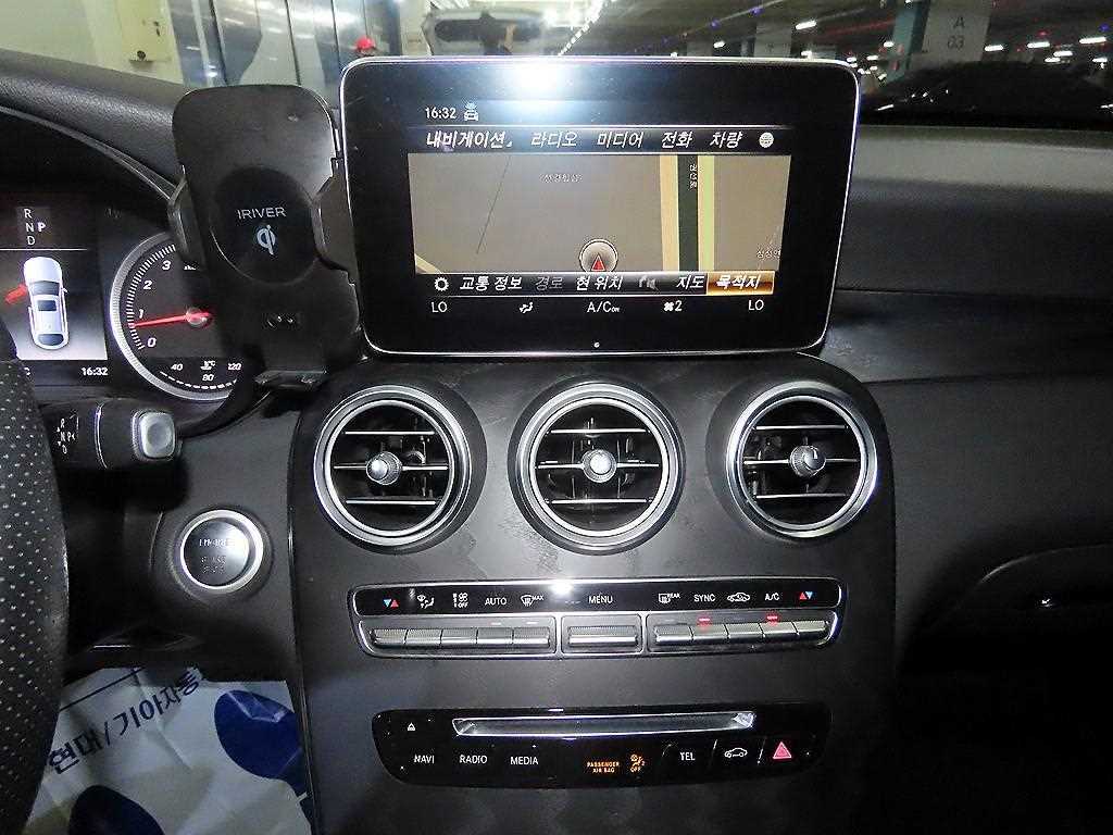 Mercedes-Benz GLC-Class — photo 11