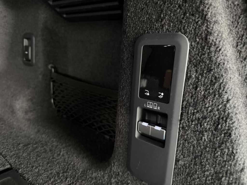 Land Rover Range Rover Sport — photo 16