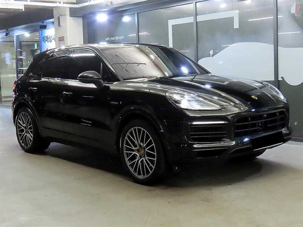 Porsche Cayenne — photo 01