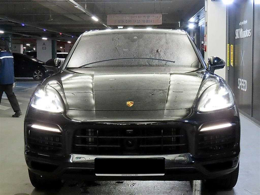 Porsche Cayenne — photo 02