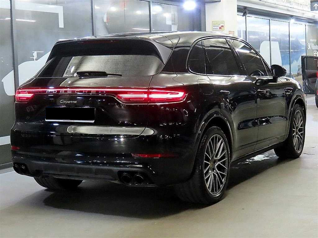 Porsche Cayenne — photo 04