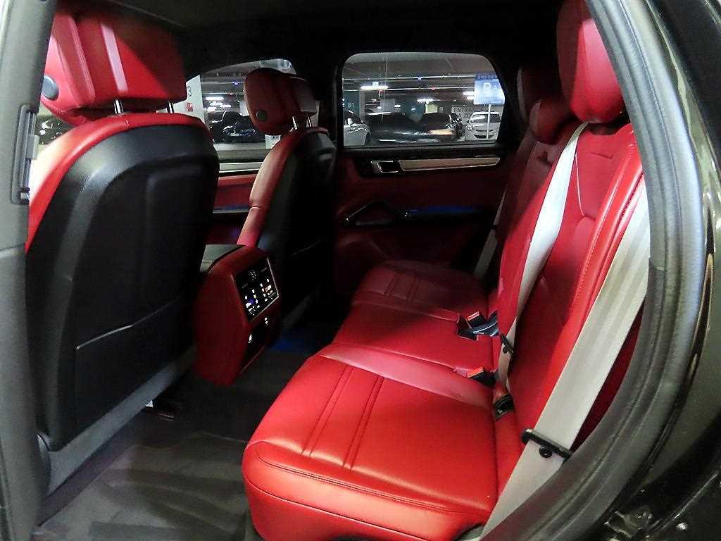 Porsche Cayenne — photo 07