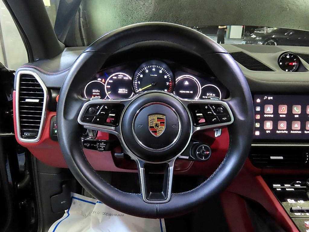 Porsche Cayenne — photo 08