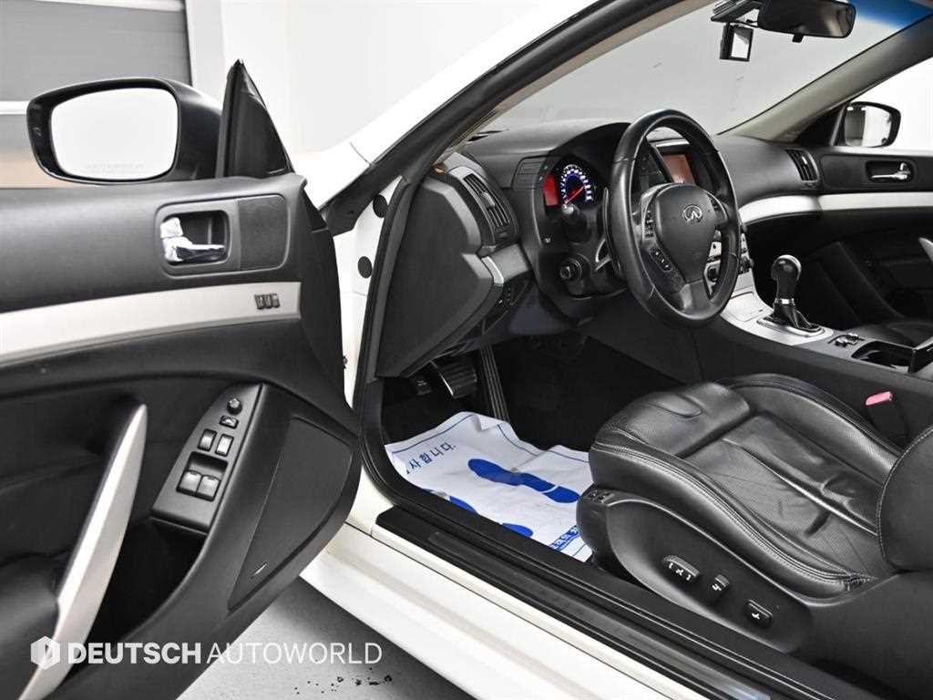 Infiniti G — photo 11