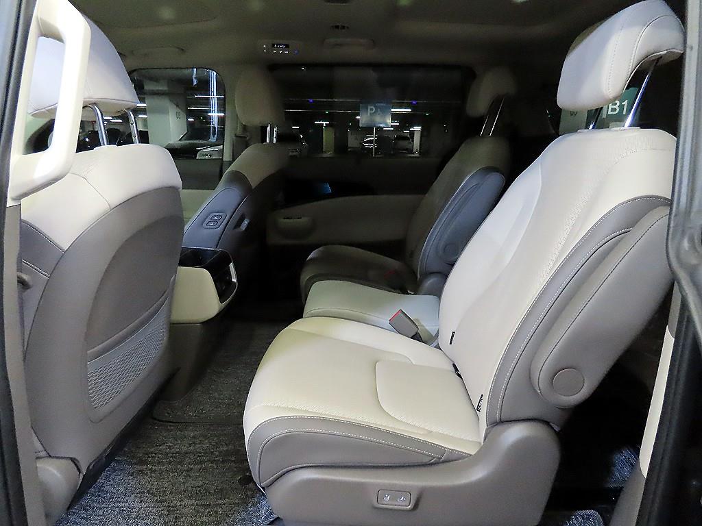 Kia Carnival — photo 07