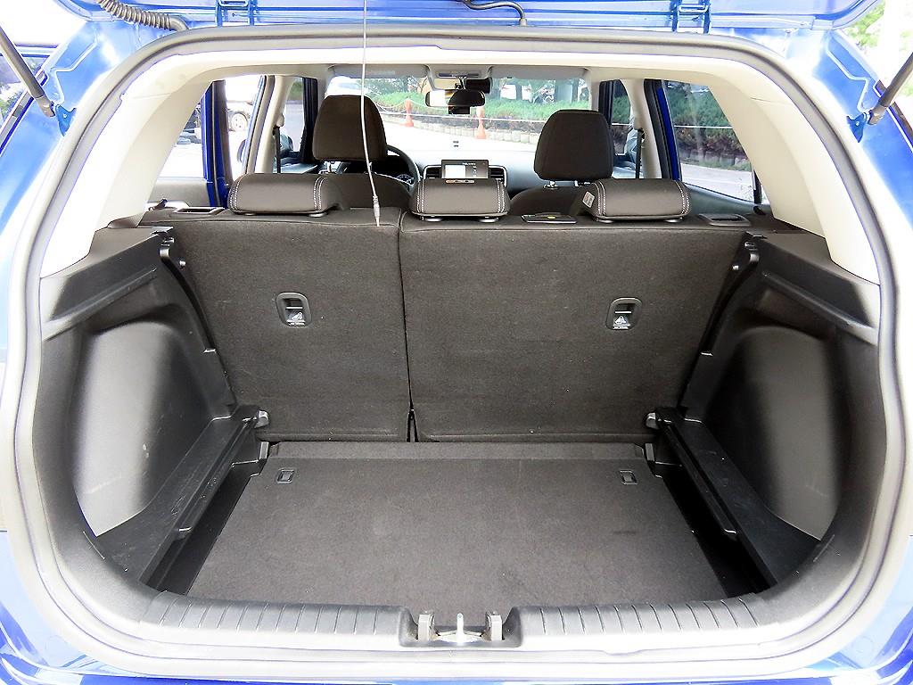 Hyundai Venue — photo 17
