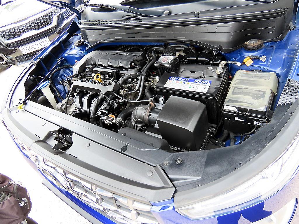 Hyundai Venue — photo 18