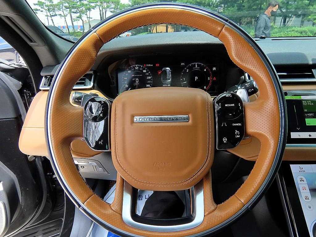 Land Rover Range Rover Velar — photo 08