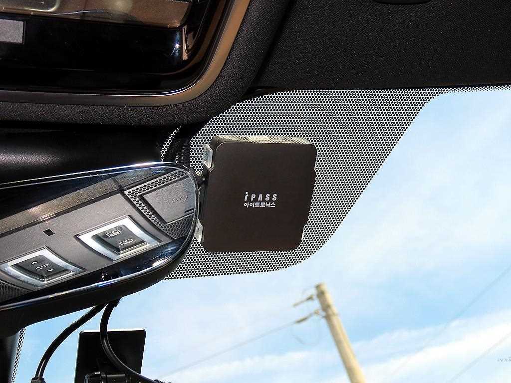 Land Rover Range Rover Velar — photo 15