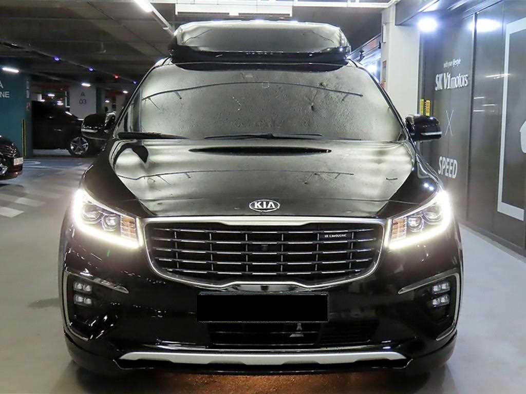 Kia Carnival — photo 02