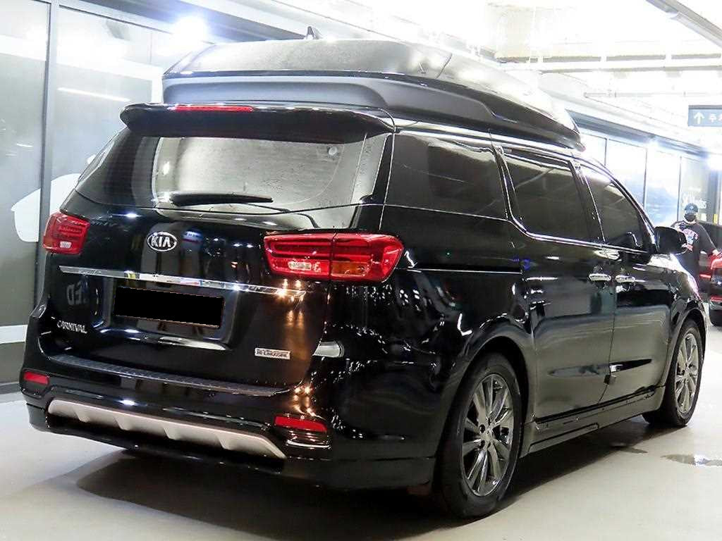Kia Carnival — photo 04