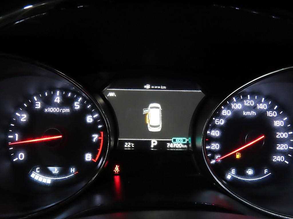 Kia Carnival — photo 09