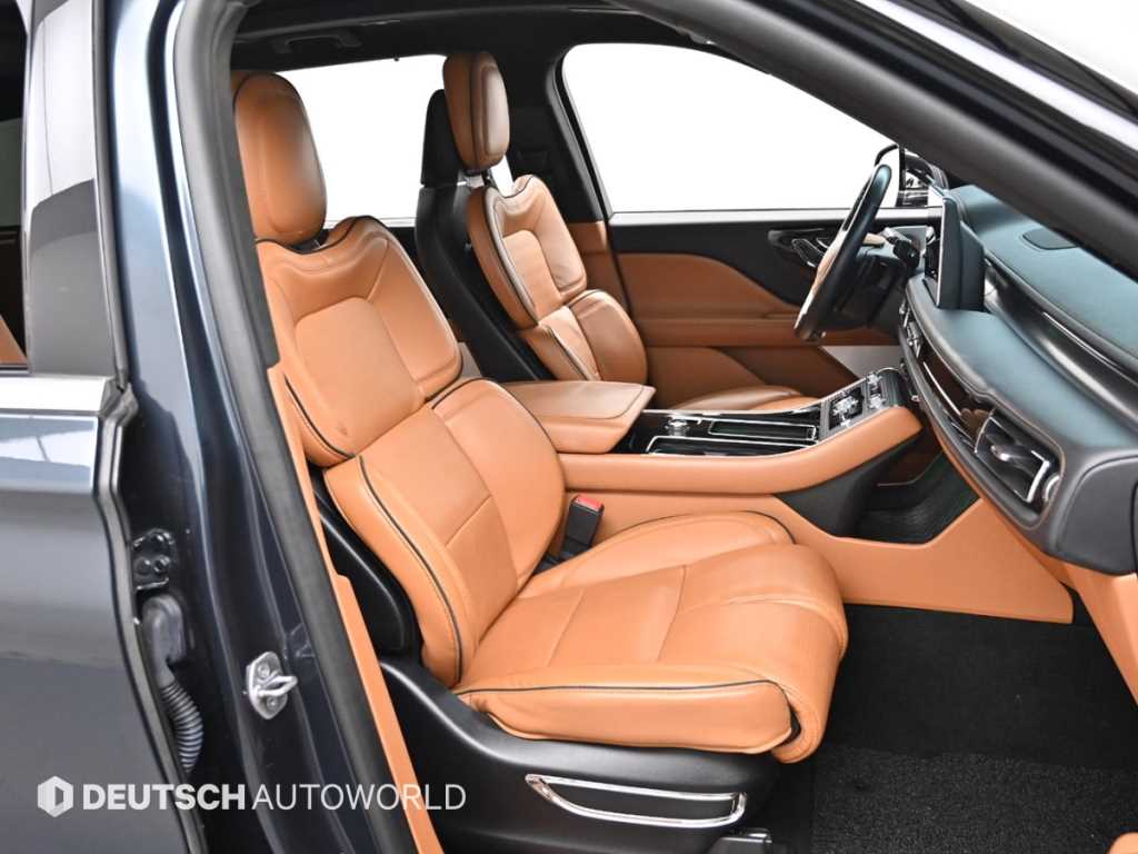 Lincoln Aviator — photo 10