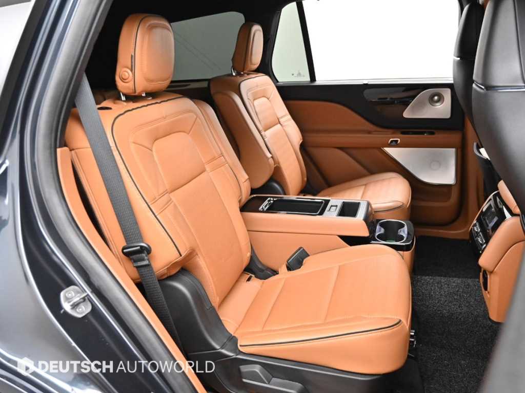 Lincoln Aviator — photo 12