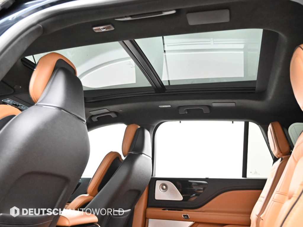 Lincoln Aviator — photo 18