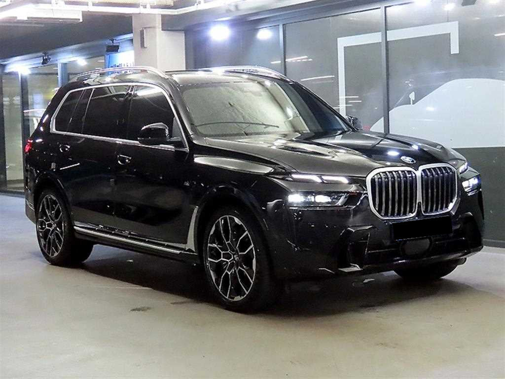 BMW X7 — photo 01