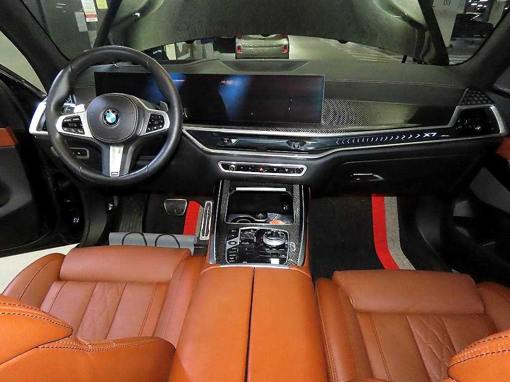 BMW X7 — photo 10